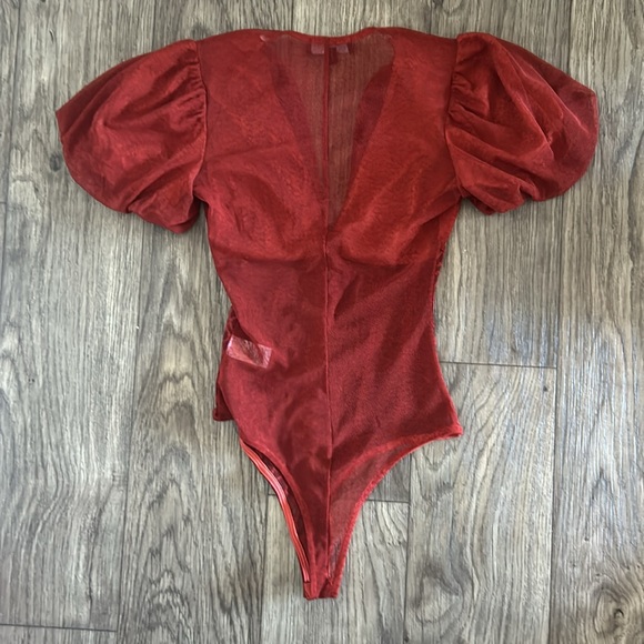 Lulu’s Bodysuit - Picture 4 of 8